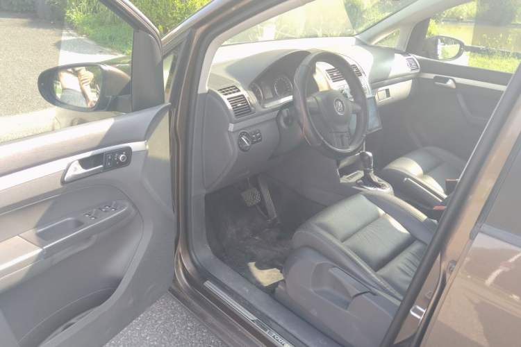 Used Volkswagen Touran 2013 1.4T DSG Comfort Edition 5-Seater Driver Seat