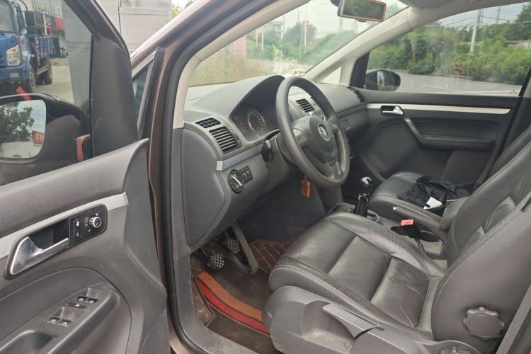 Used Volkswagen Touran 2013 1.4T Manual Comfort Edition 5-Seater Driver Seat
