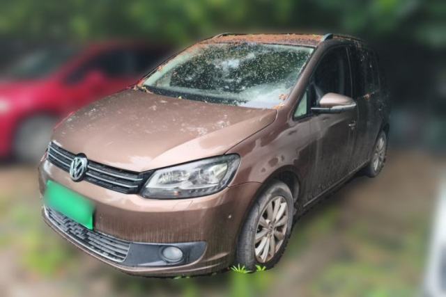 Ojetý Volkswagen Touran 2013 1.4T DSG Smart Edition 5-seater