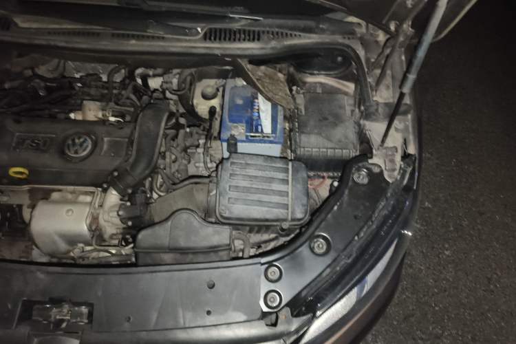 Used Volkswagen Touran 2013 1.4T DSG Comfort Edition 5-Seater Engine Bay Left
