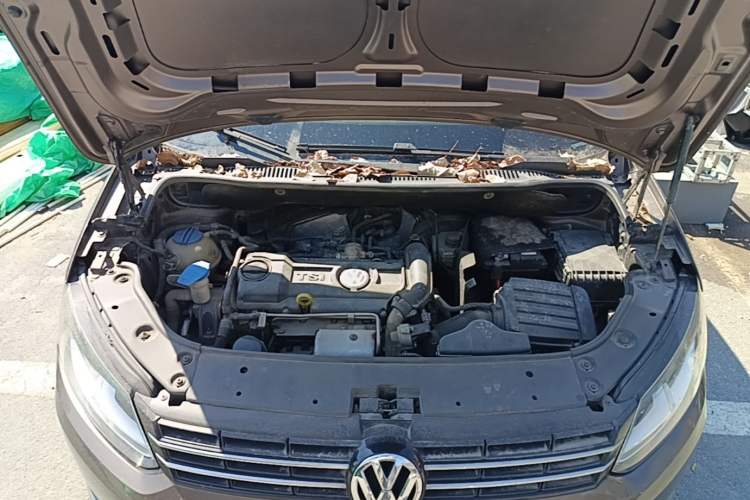 Used Volkswagen Touran 2013 1.4T Manual Fashion Edition 5 Seats Engine Bay