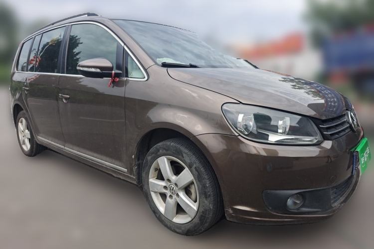 Used Volkswagen Touran 2013 1.4T Manual Comfort Edition 5-Seater Front Right 45 Deg