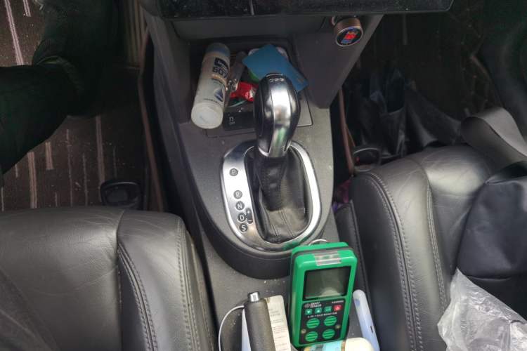 Used Volkswagen Touran 2013 1.4T DSG Comfort Edition 5-Seater Gear Lever