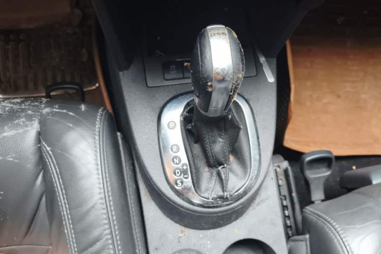 Used Volkswagen Touran 2013 1.4T DSG Smart Edition 5-seater Gear Lever