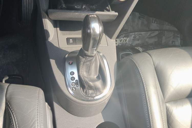 Used Volkswagen Touran 2013 1.4T DSG Comfort Edition 5-Seater Gear Lever