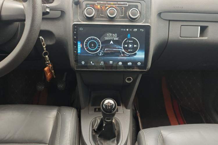 Used Volkswagen Touran 2013 1.4T Manual Comfort Edition 5-Seater Gear Lever