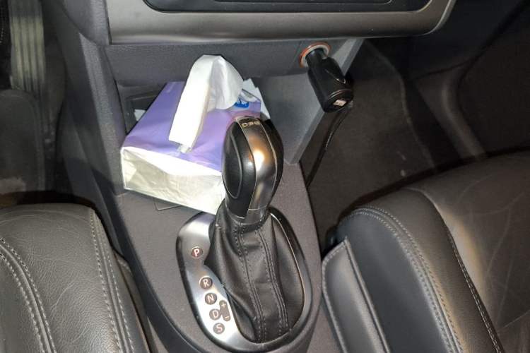 Used Volkswagen Touran 2013 1.4T DSG Comfort Edition 5-Seater Gear Lever