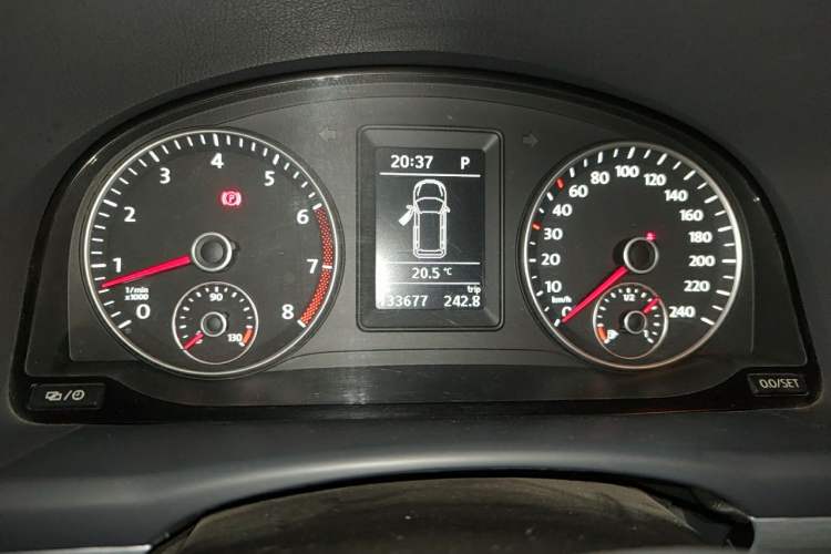 Used Volkswagen Touran 2013 1.4T DSG Smart Edition 7-Seater Instrument Cluster
