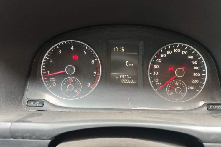 Used Volkswagen Touran 2013 1.4T Manual Comfort Edition 5-Seater Instrument Cluster