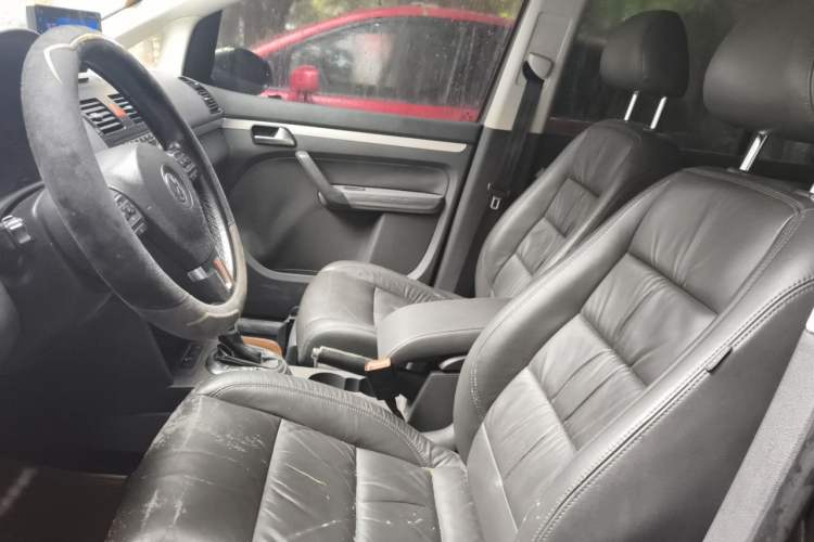Used Volkswagen Touran 2013 1.4T DSG Smart Edition 5-seater Left Front Seat