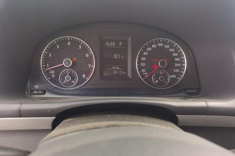 Used Volkswagen Touran 2013 1.4T DSG Comfort Edition 5-Seater Odometer Close Up