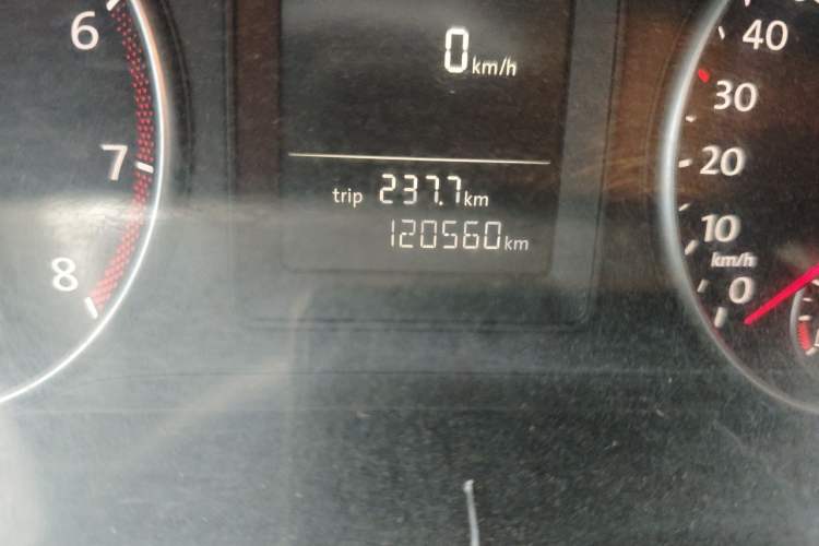 Used Volkswagen Touran 2013 1.4T Manual Comfort Edition 5-Seater Odometer Close Up