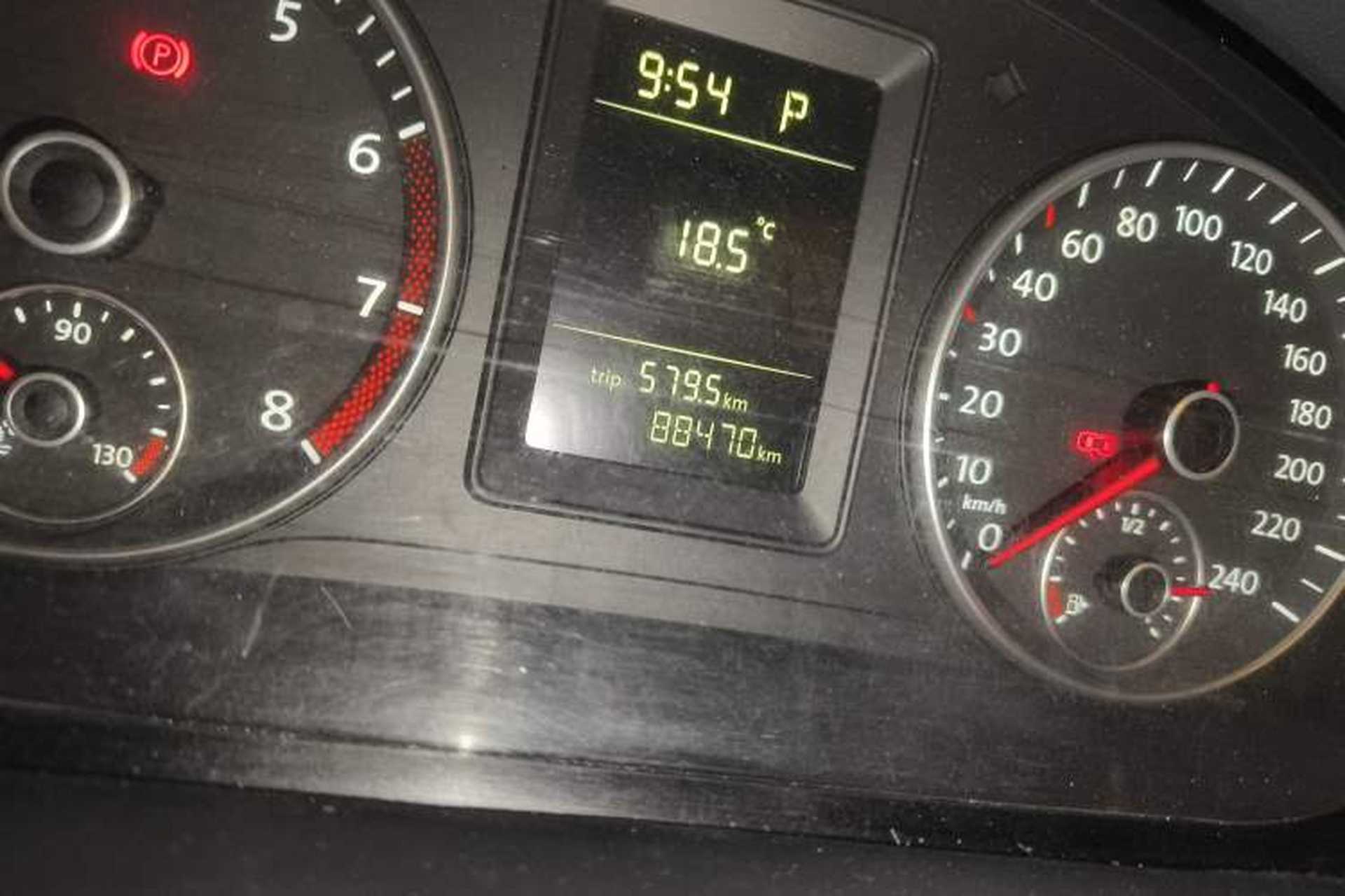 Used Volkswagen Touran 2013 1.4T DSG Comfort Edition 5-Seater Odometer Close Up