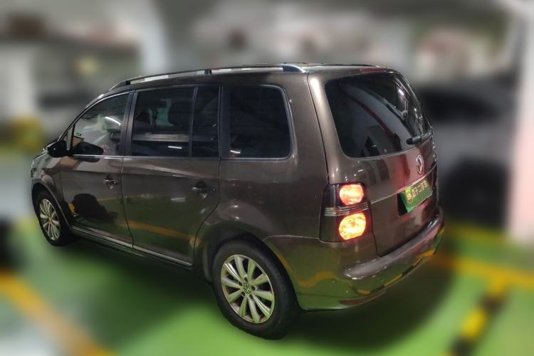Used Volkswagen Touran 2013 1.4T DSG Crystal Edition 5-Seater Rear Left 45 Deg