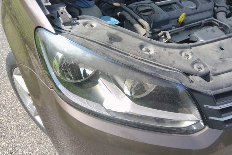 Used Volkswagen Touran 2013 1.4T DSG Comfort Edition 5-Seater Right Front Headlight