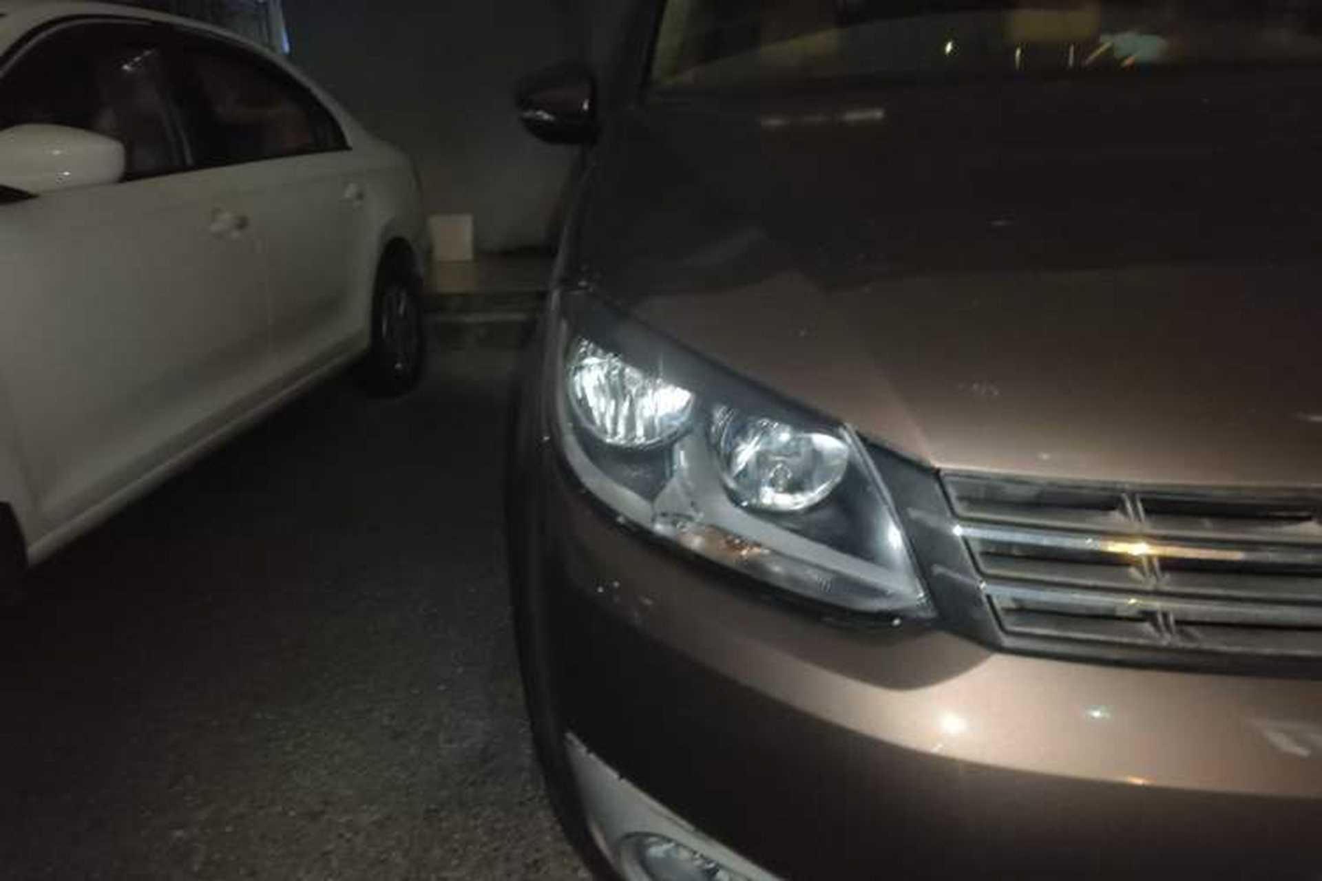 Used Volkswagen Touran 2013 1.4T DSG Comfort Edition 5-Seater Right Front Headlight