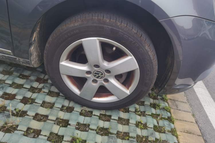 Used Volkswagen Touran 2013 1.4T DSG Comfort Edition 5-Seater Right Front Wheel Hub