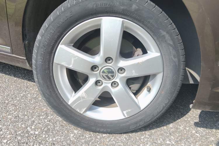 Used Volkswagen Touran 2013 1.4T DSG Comfort Edition 5-Seater Right Front Wheel Hub
