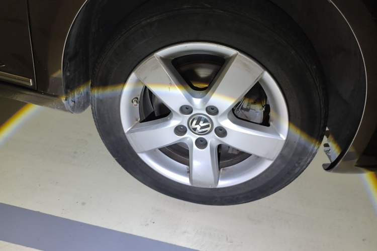 Used Volkswagen Touran 2013 1.4T DSG Comfort Edition 5-Seater Right Front Wheel Hub