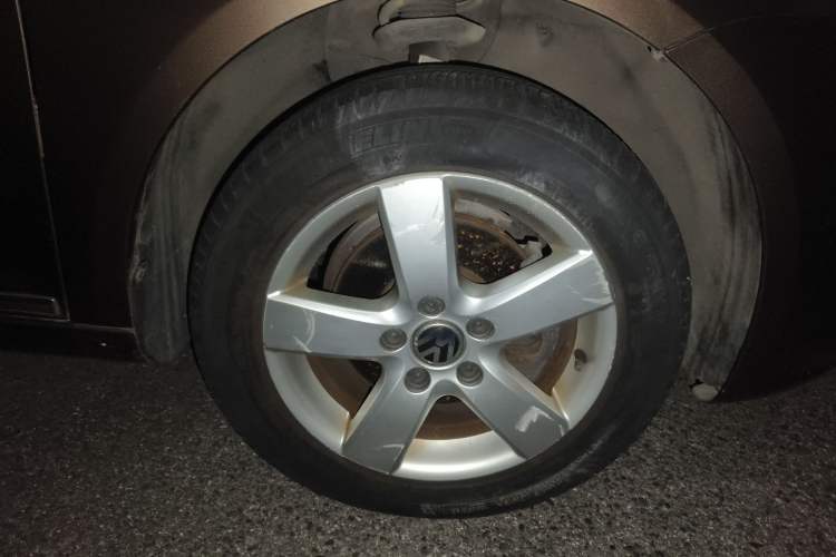 Used Volkswagen Touran 2013 1.4T DSG Comfort Edition 5-Seater Right Front Wheel Hub