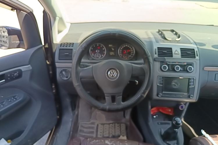 Used Volkswagen Touran 2013 1.4T Manual Fashion Edition 5 Seats Steering Wheel