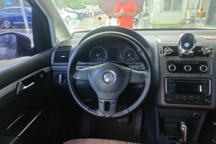 Used Volkswagen Touran 2013 1.4T DSG Comfort Edition 5-Seater Steering Wheel