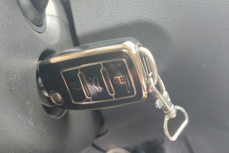 Used Volkswagen Touran 2013 1.4T DSG Comfort Edition 5-Seater Vehicle Key