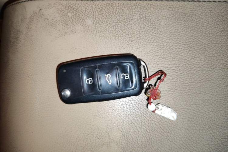 Used Volkswagen Touran 2013 1.4T DSG Crystal Edition 5-Seater Vehicle Key