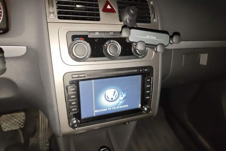 Used Volkswagen Touran 2013 1.4T DSG Comfort Edition 5-Seater Audio And AC Panel