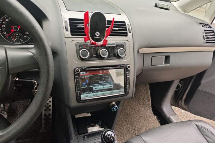 Used Volkswagen Touran 2013 1.4T Manual Comfort Edition 5-Seater Audio And AC Panel
