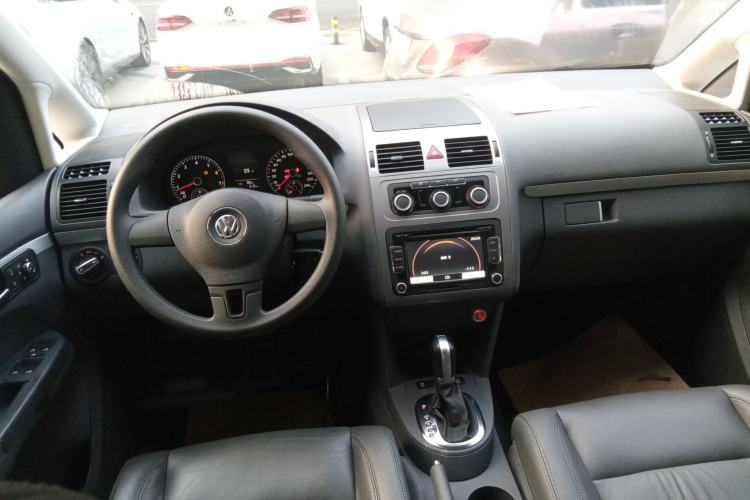 Used Volkswagen Touran 2013 1.4T DSG Comfort Edition 5-Seater Center Console