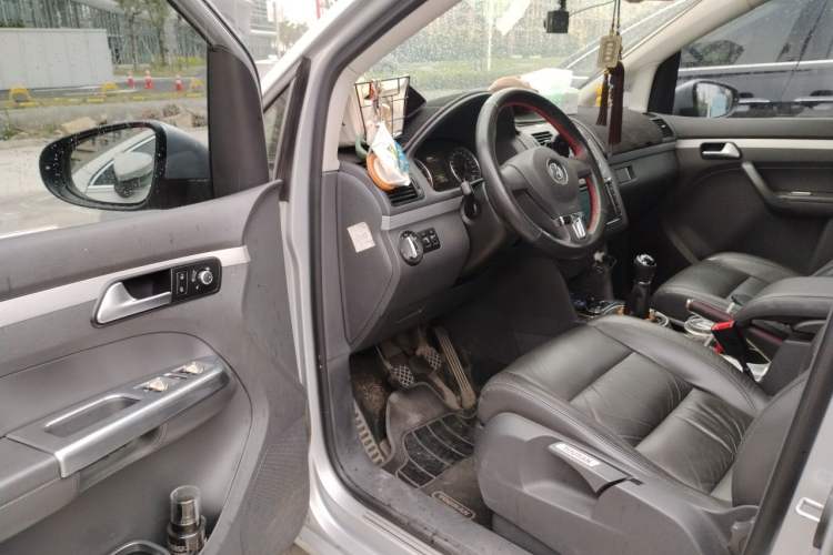 Used Volkswagen Touran 2013 1.4T Manual Comfort Edition 5-Seater Driver Seat