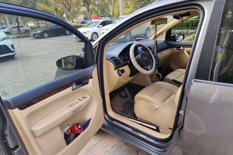Used Volkswagen Touran 2013 1.4T DSG Crystal Edition 5-Seater Driver Seat