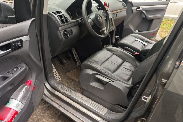 Used Volkswagen Touran 2013 1.4T Manual Comfort Edition 5-Seater Driver Seat