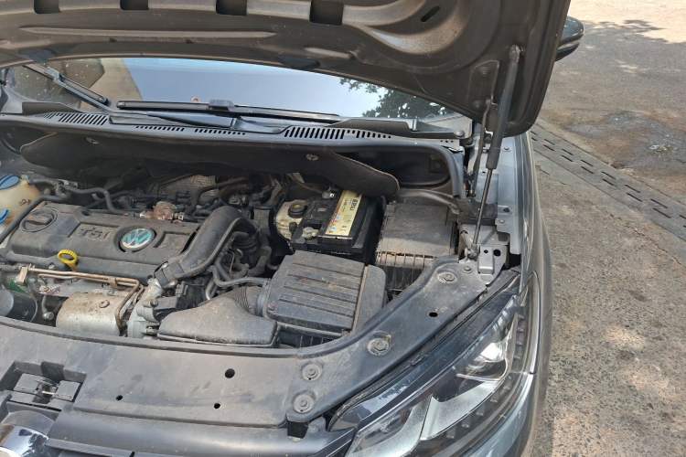 Used Volkswagen Touran 2013 1.4T DSG Comfort Edition 5-Seater Engine Bay Left