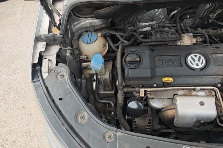 Used Volkswagen Touran 2013 1.4T DSG Comfort Edition 5-Seater Engine Bay Right