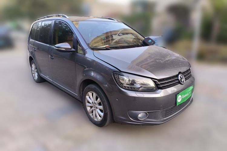 Used Volkswagen Touran 2013 1.4T DSG Crystal Edition 5-Seater Front Right 45 Deg