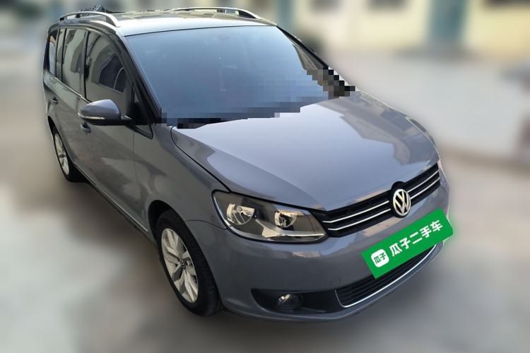 Used Volkswagen Touran 2013 1.4T DSG Comfort Edition 5-Seater Front Right 45 Deg