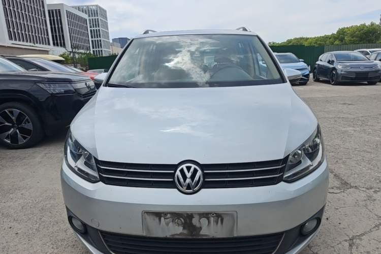 Used Volkswagen Touran 2013 1.4T DSG Comfort Edition 5-Seater Front