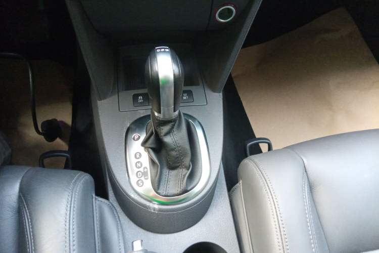 Used Volkswagen Touran 2013 1.4T DSG Comfort Edition 5-Seater Gear Lever