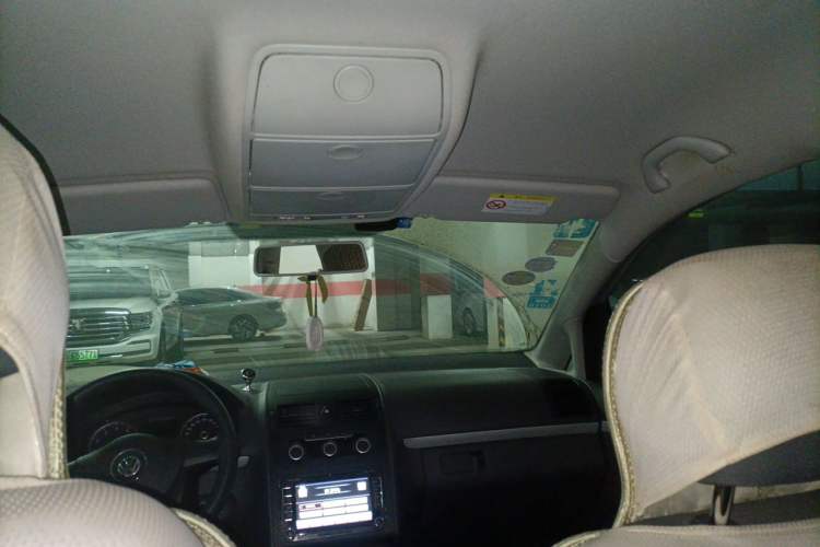 Used Volkswagen Touran 2013 1.4T Manual Fashion Edition 5 Seats Headliner
