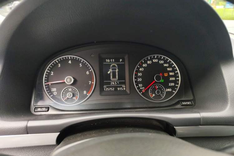 Used Volkswagen Touran 2013 1.4T DSG Smart Edition 5-seater Instrument Cluster