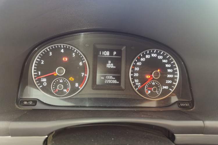Used Volkswagen Touran 2013 1.4T DSG Comfort Edition 5-Seater Instrument Cluster