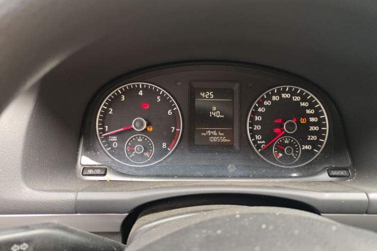 Used Volkswagen Touran 2013 1.4T Manual Comfort Edition 5-Seater Instrument Cluster
