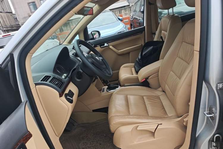 Used Volkswagen Touran 2013 1.4T DSG Comfort Edition 5-Seater Left Front Seat