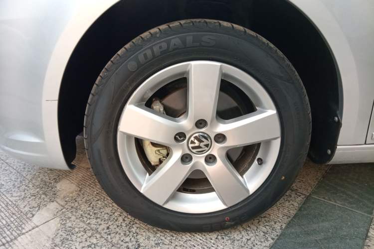 Used Volkswagen Touran 2013 1.4T DSG Comfort Edition 5-Seater Left Front Wheel Hub
