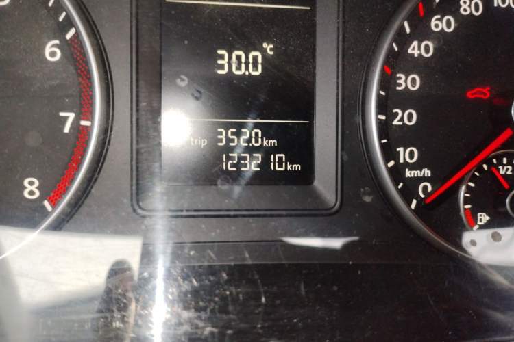 Used Volkswagen Touran 2013 1.4T Manual Comfort Edition 5-Seater Odometer Close Up