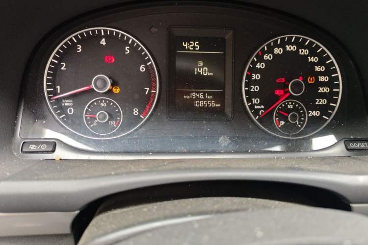 Used Volkswagen Touran 2013 1.4T Manual Comfort Edition 5-Seater Odometer Close Up