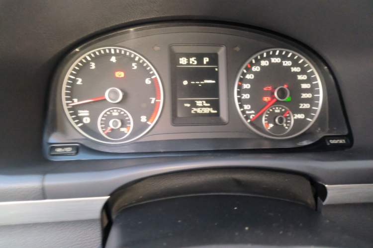 Used Volkswagen Touran 2013 1.4T DSG Comfort Edition 5-Seater Odometer Close Up