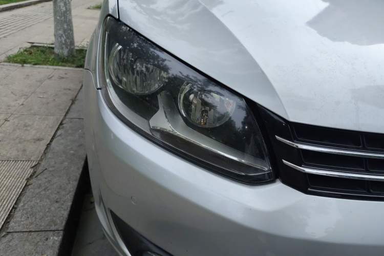 Used Volkswagen Touran 2013 1.4T DSG Smart Edition 5-seater Right Front Headlight